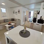 Floating House - Sunset 포르토로즈