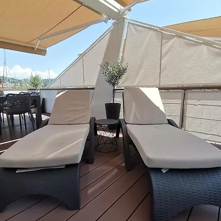 Floating House - Sunset Ferienhaus *