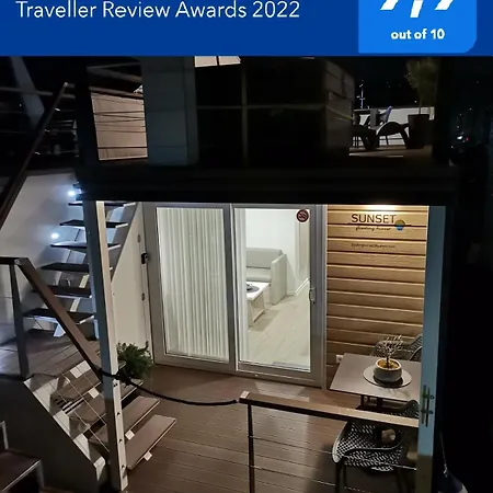 Počitniška hiša Floating House - Sunset