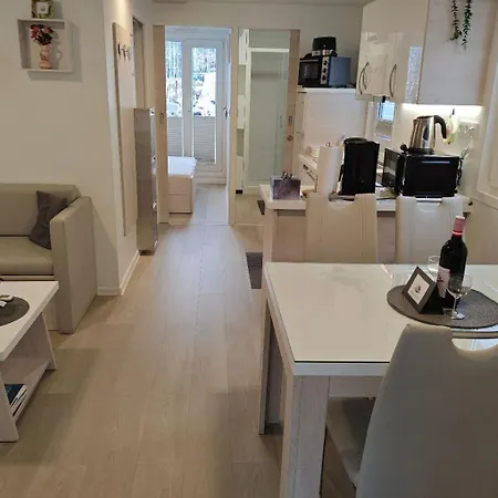 Počitniška hiša Floating House - Sunset