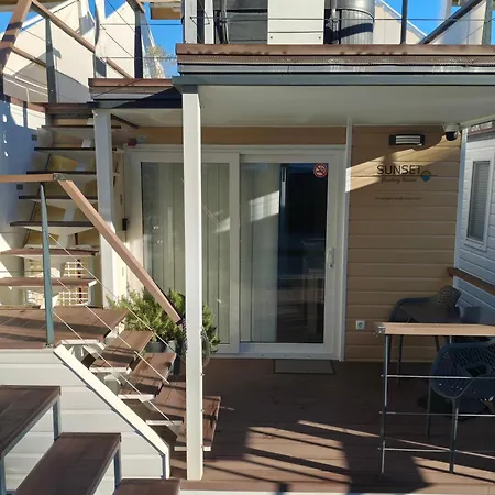 בית נופש Floating House - Sunset *