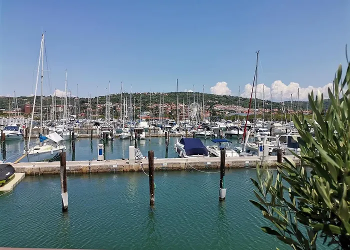 Floating House - Sunset Feriehus